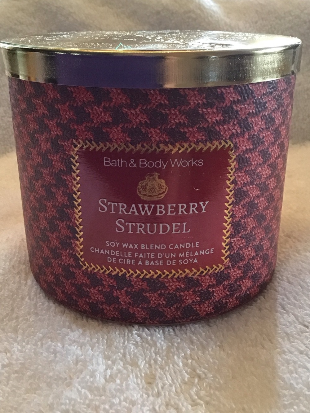 Bath & Body Works 3 wick candle Strawberry Strudel